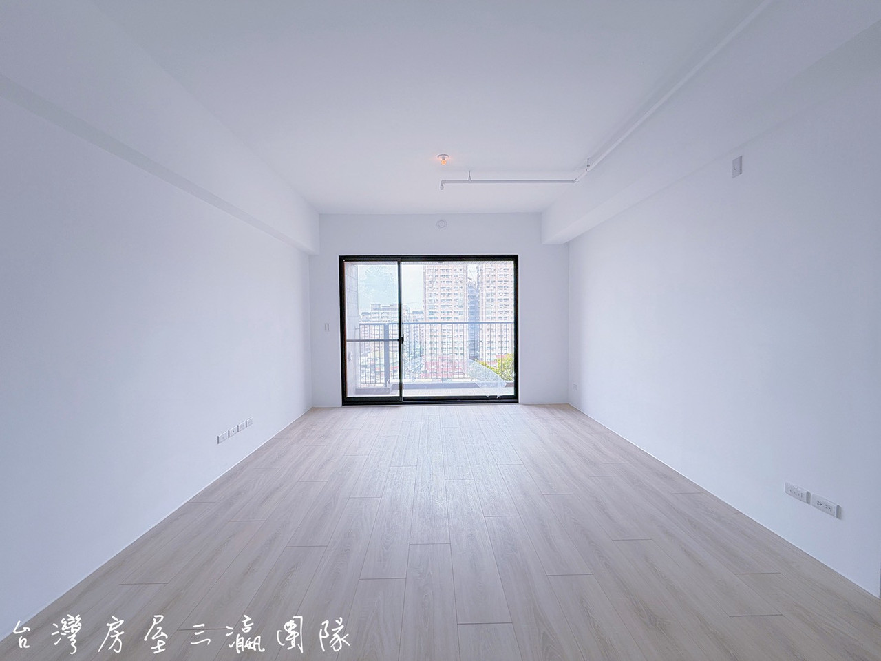 LINE ALBUM 一彎綠 12B3) 260328 21