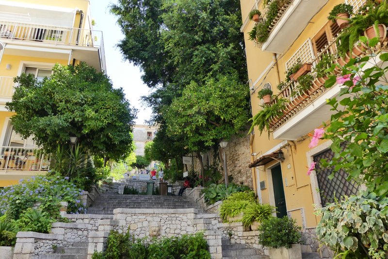 Sicilia y Eolias: 14 dias en coche - Blogs de Italia - Día 9. Taormina y Milazo (2)