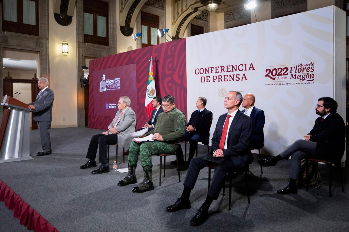 AMLO se siente pobre comparado con periodistas famosos, 'increíble lo que tienen'