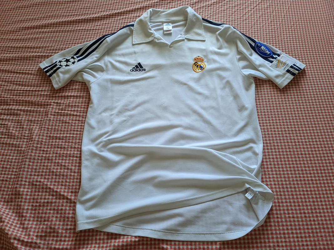 Real Madrid 2001–2002 Home Champions League Shirt - Front