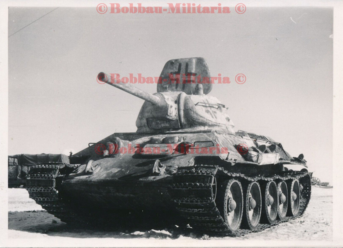 Wehrmacht mit russischen T-34 Beutepanzer Balkenkreuz weiße Wintertarnung !!1