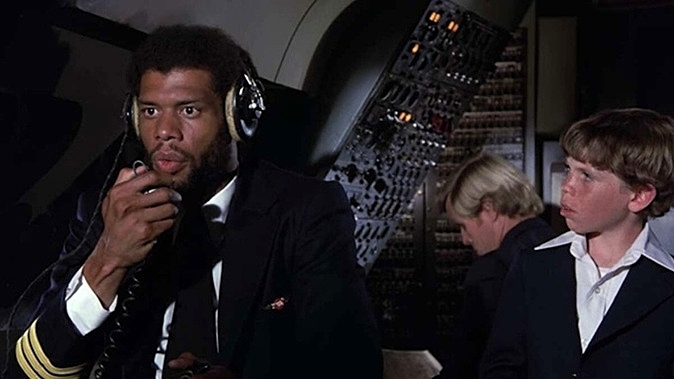 AIRPLANE-5-FOTOR.jpg