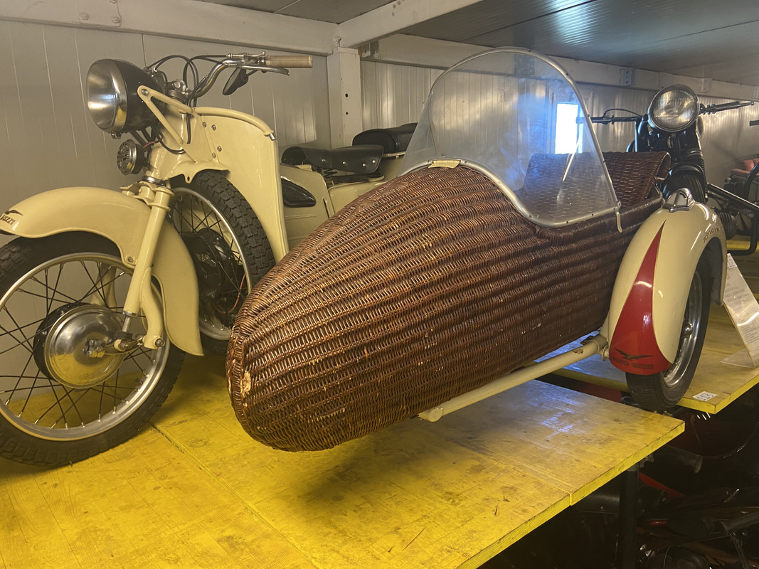 5E7E7375-7117-4068-B082-541188AC3B56