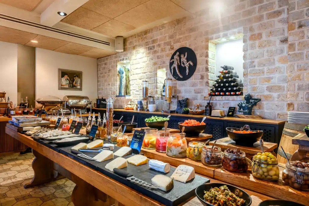 חדר האוכל במלון בית מימון