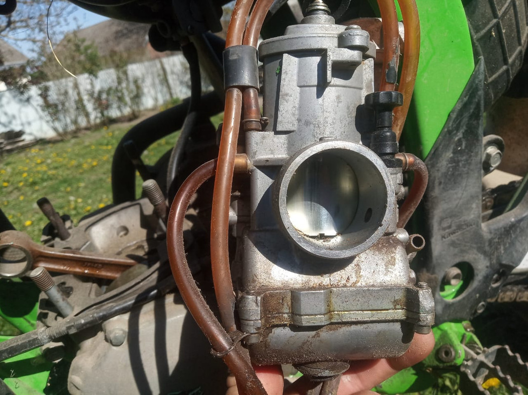 9E5552B5-5ECF-4D42-9123-FA6A621E2D60