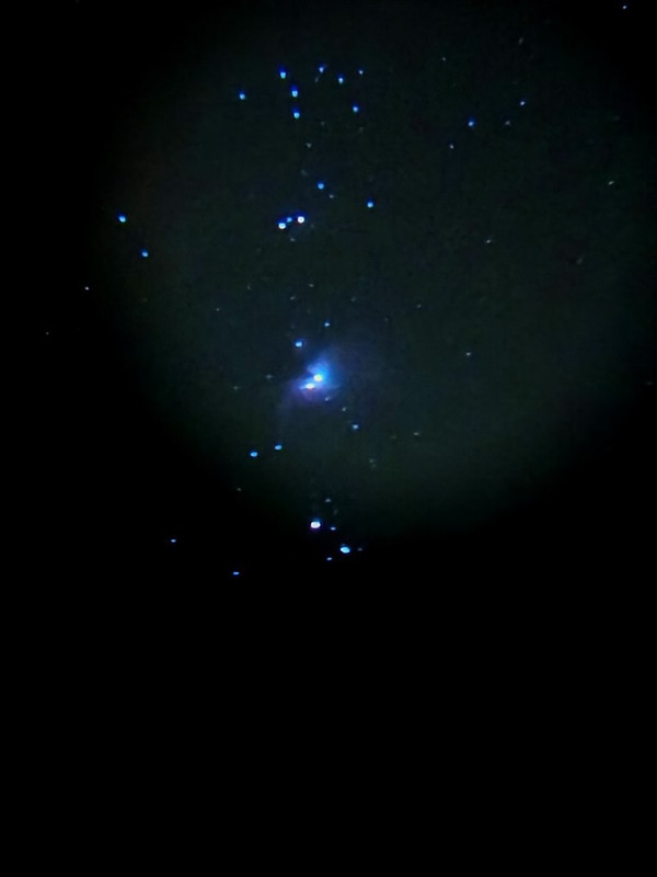 la Nebulosa de Ori�n con m�vil Huawei y prism�ticos