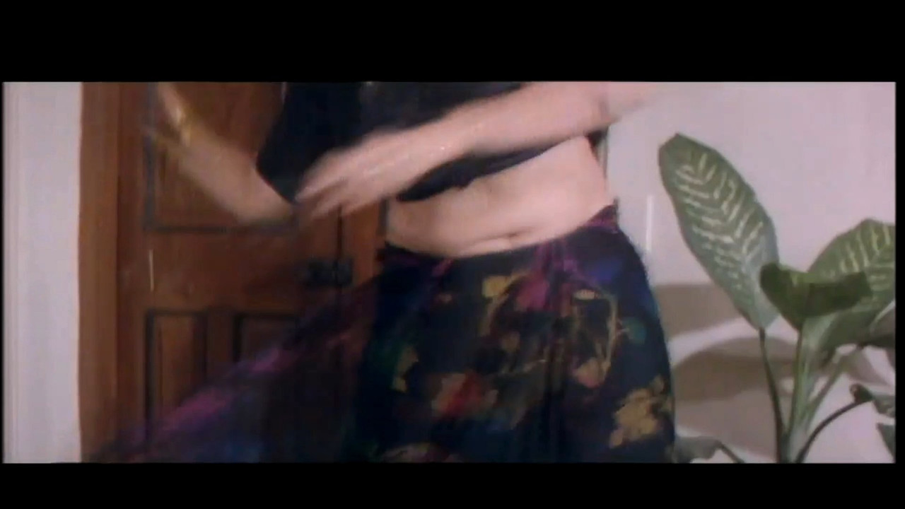 Geetha Molesting attempt from Aaj Ka Goonda Raaj mp4 snapshot 00 05 832