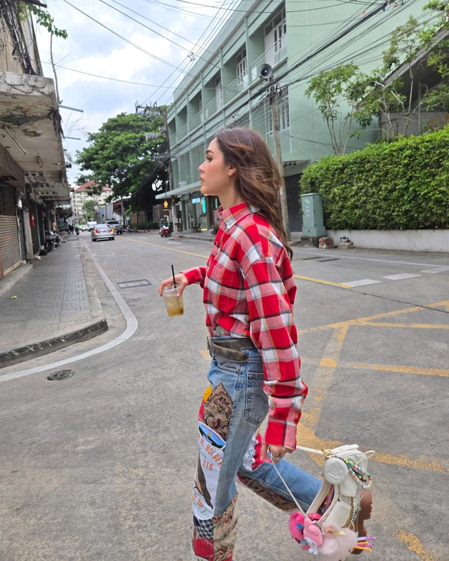 chomismaterialgirl-1724994101-3445822729885548707-4275583