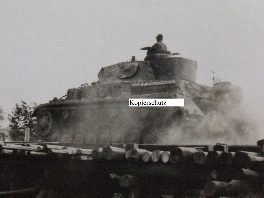 Panzer - Tank - Char - Panzer auf Brücke - Behel