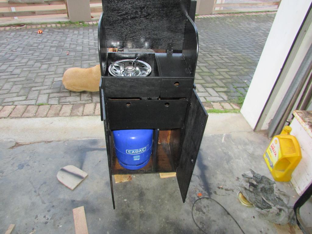 Kitchen Cupboards before fitting (7)