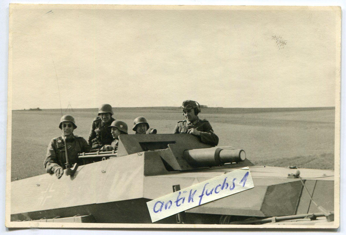 WH-Schützen-Panzer ( 251-9) mit W in- Frankreich