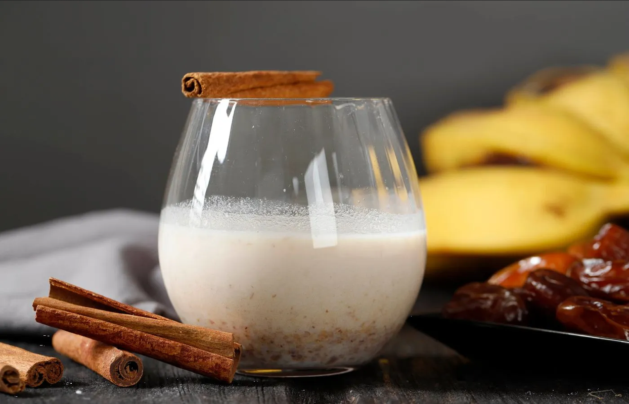 ¿Cómo empezar el día con energía? Haz un licuado de proteína sin leche