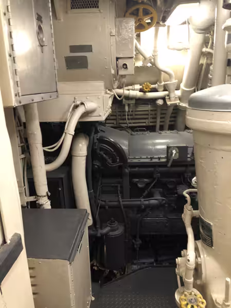90-engine-room-06.avif