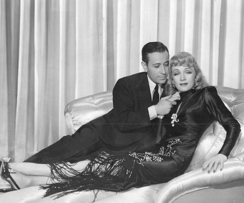 Marlene_Dietrich_d73