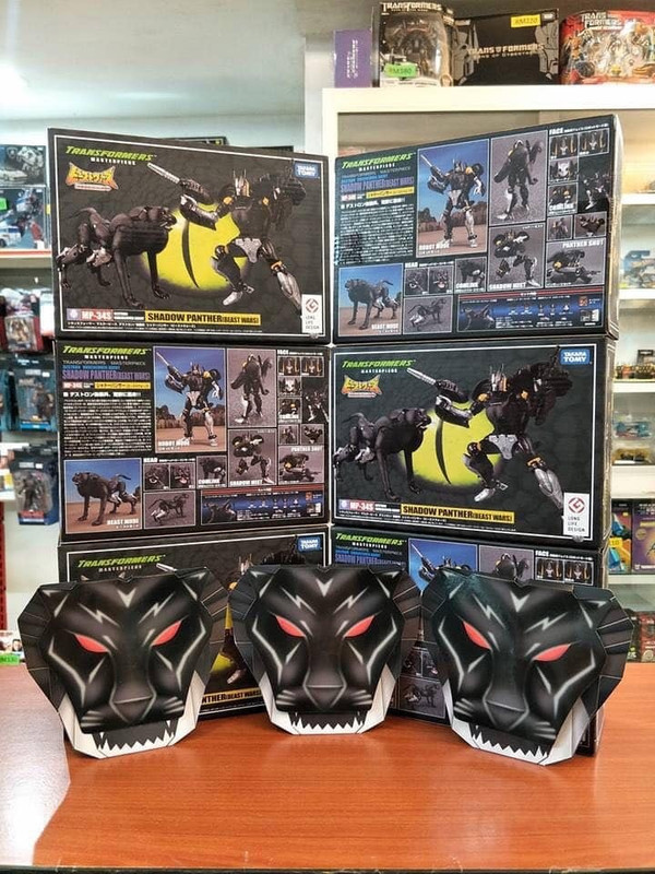 04-Masterpiece-MP-34S-Shadow-Panther-Box-and-Coin