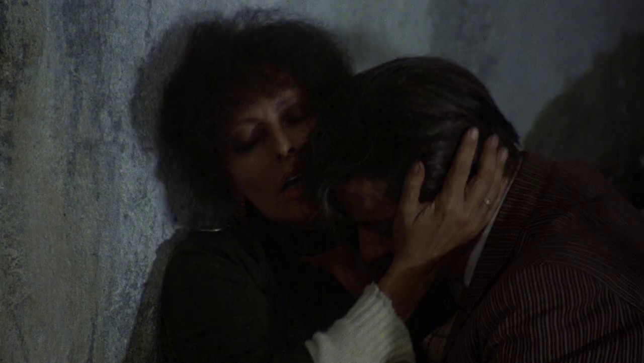 Blood-Feud-1978-Hindi-English-Blu-Ray-720p-x264-AVC-AAC-2ch-ESub-mkv-0005