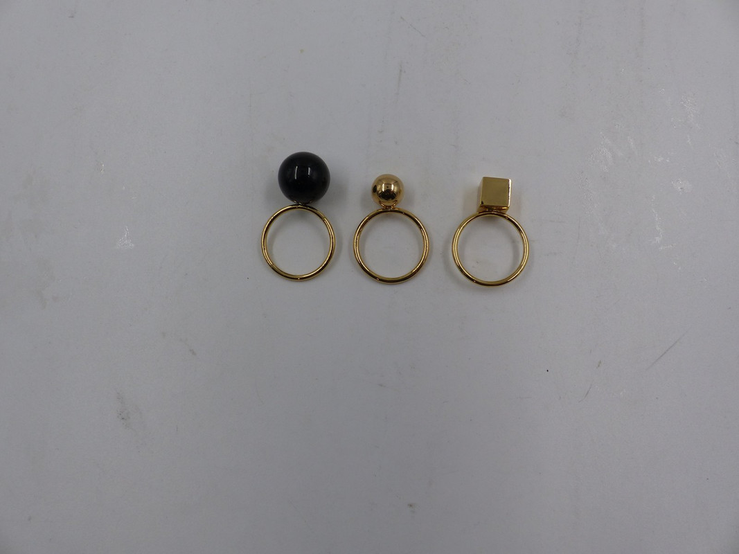 TRINA TURK WOMENS 3 PACK OF 3 DESIGN RINGS IN GOLD ONE SIZE FITS ALL TRINA TURK WOMENS 3 PACK OF 3 DESIGN RINGS IN GOLD ONE SIZE FITS ALL