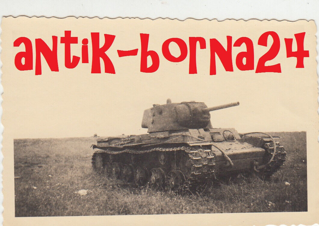 Foto WH Soldat Rußland Beute Panzer Tank KW-1 КВ-1 Einsatz Gefecht Kampf