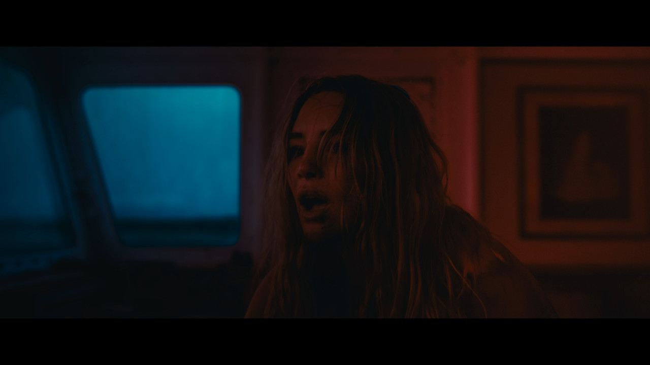 Dangerous.Animals.2025.2160p.AMZN.WEB-DL.DDP5.1.H.265-BYNDR (Vietsub).mkv_snapshot_01.16.38.594