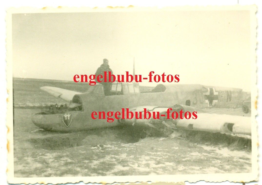FLUGZEUG - Zerstörer Me 110 mit TARNUNG   STAFFELWAPPEN