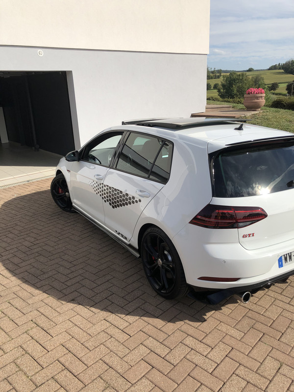 FFA05200-E093-48CF-B96A-D6A84EC5C96E