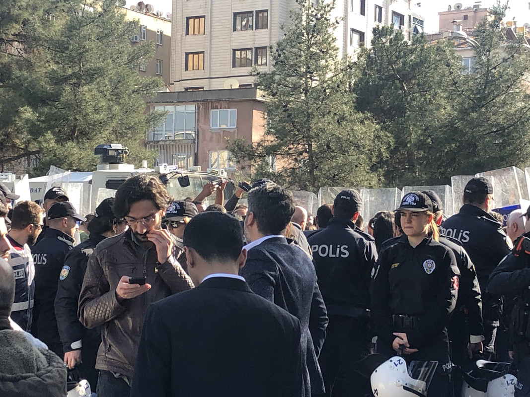 2020-03-09 Gefangene Presse Die Öffentlichkei wird abgeschirmt