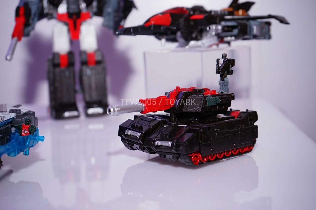 NYCC2016-Titans-Return-090