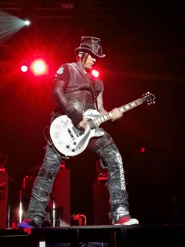 dj-ashba02.jpg