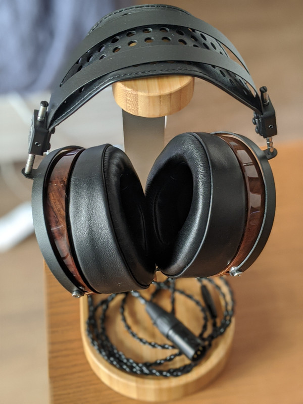 (NA) Vendo Audeze LCD-2 00100lr-PORTRAIT-00100-BURST20200209141018989-COVER