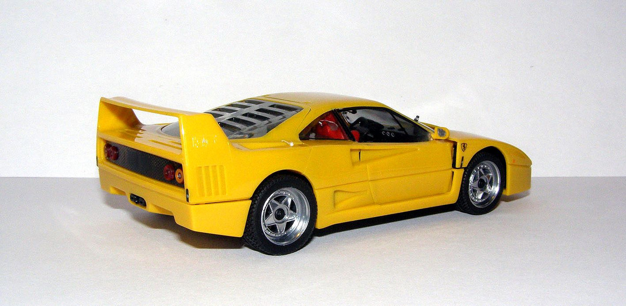 1987 Ferrari F40 (Herpa Art.-Nr.010030) 2