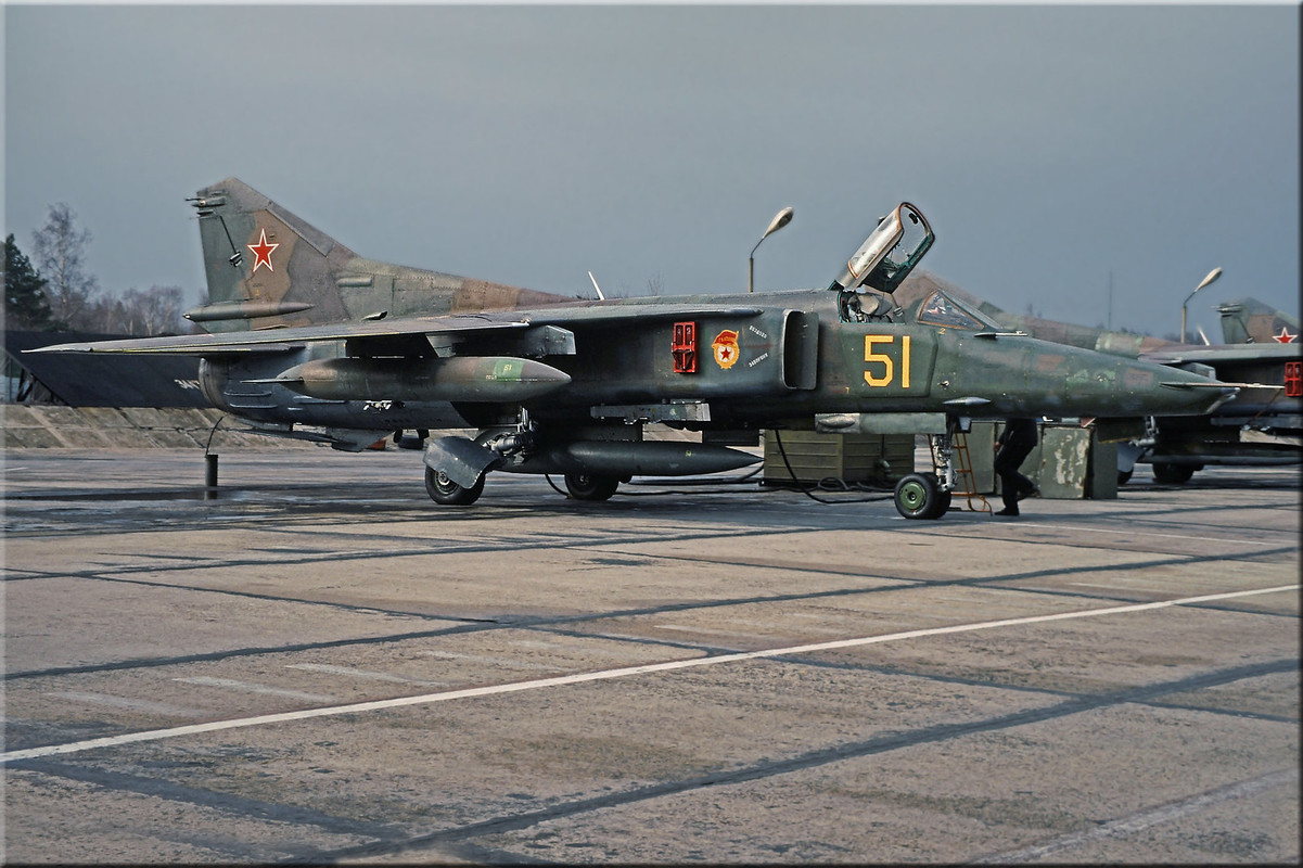 19 GvAPIB MiG-27D Yellow 51 61912561302, Verlegung