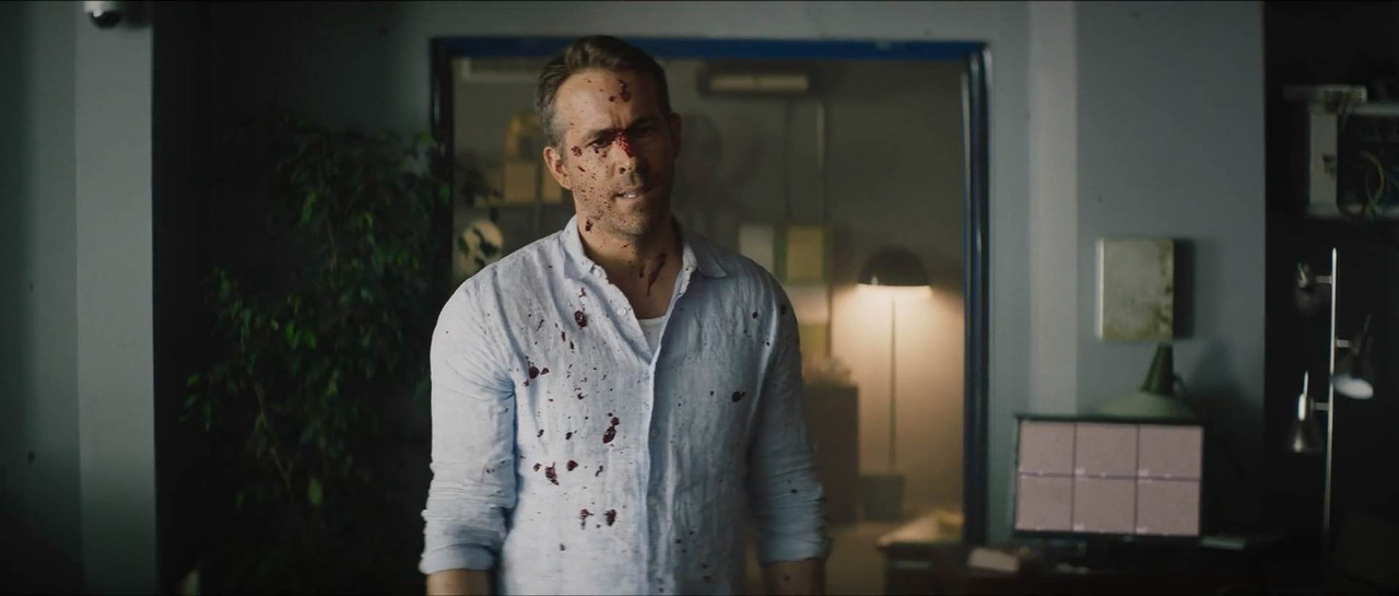 Hitman's Wife's Bodyguard 2021 BluRay [Hindi + Tamil + Telugu + English] 480p, 720p, 1080p ESub Screenshot