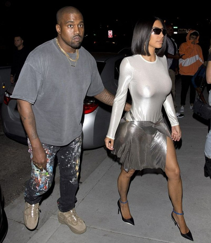 kim-kardashian-and-kanye-west-night-out-in-los-angeles-07-29-201