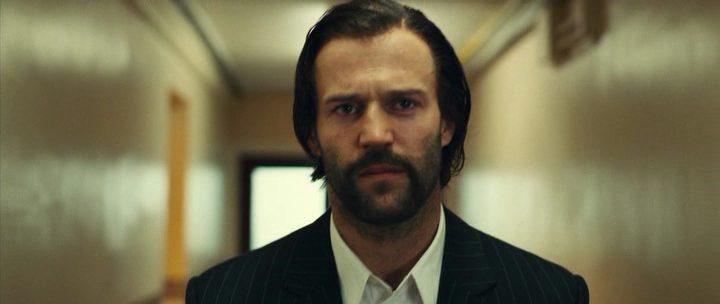 Revolver_HDRip__[scarabey.org]_by_Scarabey.avi_20211213_210538.050