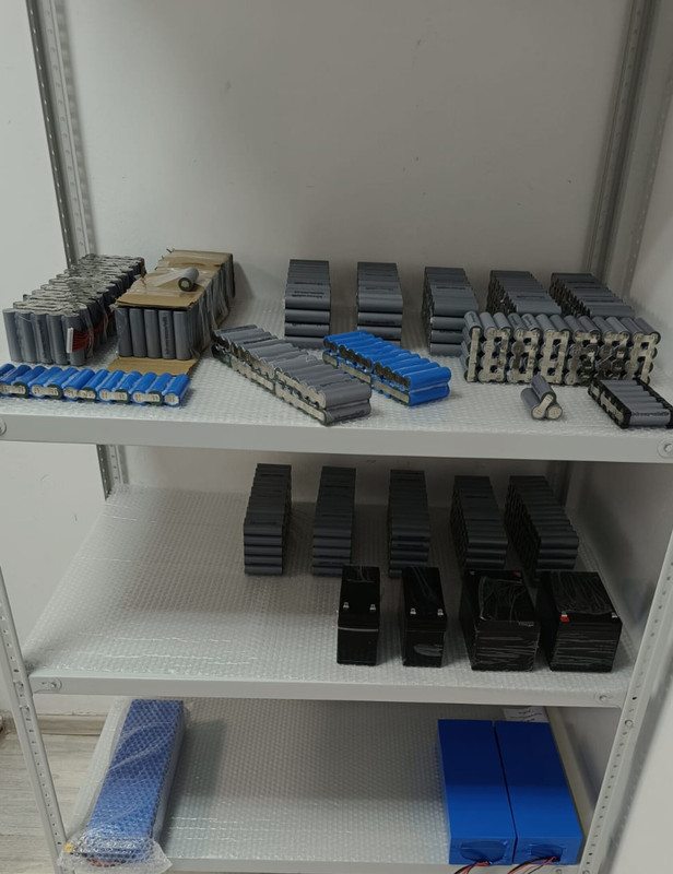 АКБ на полке