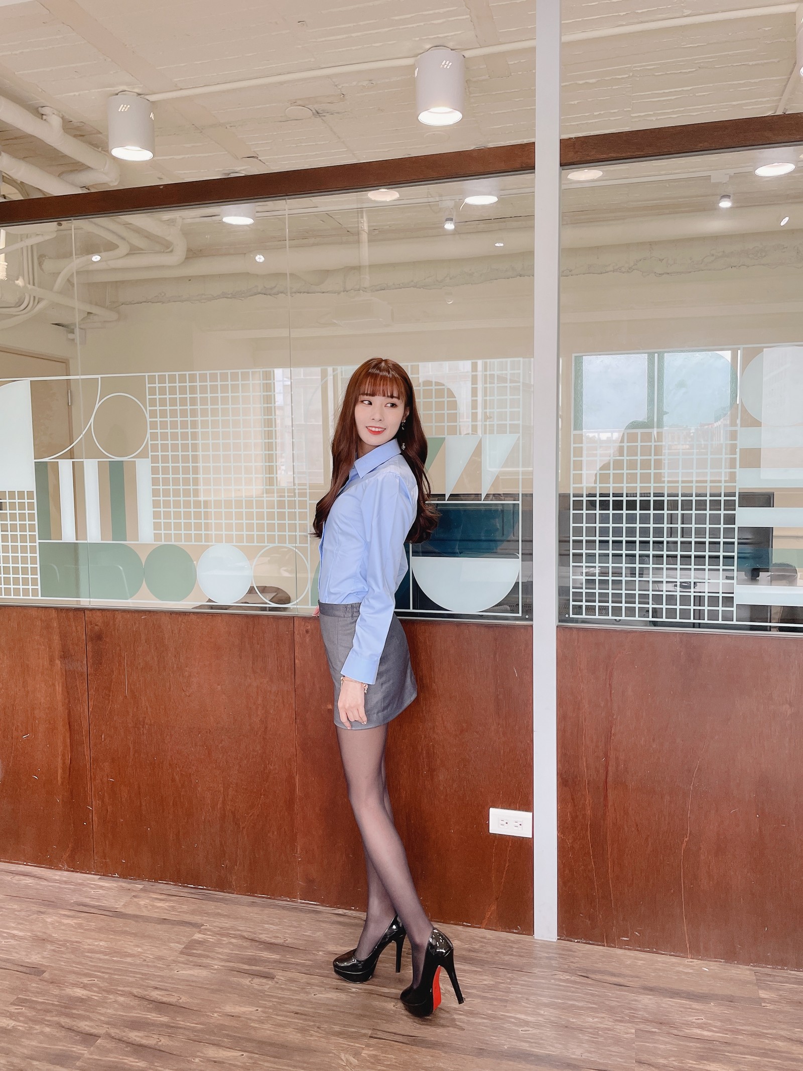 泥泥汝 OL 女郎 B 主题 写真＋视频合集｜高人气职业风作品（350P｜12V｜840MB）插图2