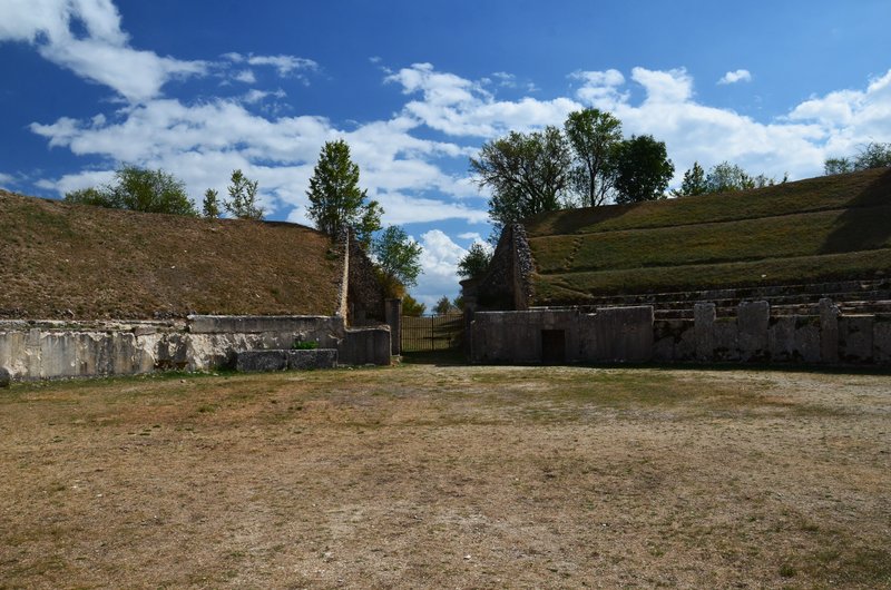 YACIMIENTO ARQUEOLOGICO DE ALBA FUCENS-15-9-2023 - Italia y sus pueblos-2018/2019/2023 (15)