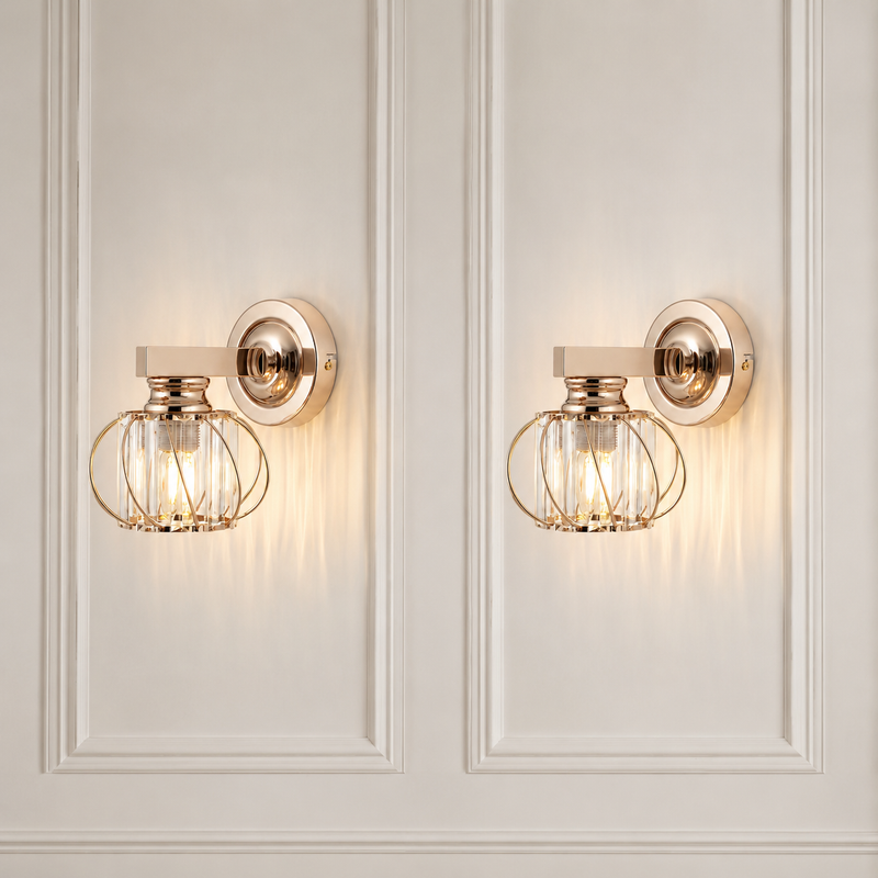 Deux luminaires assortis – Composition équilibrée