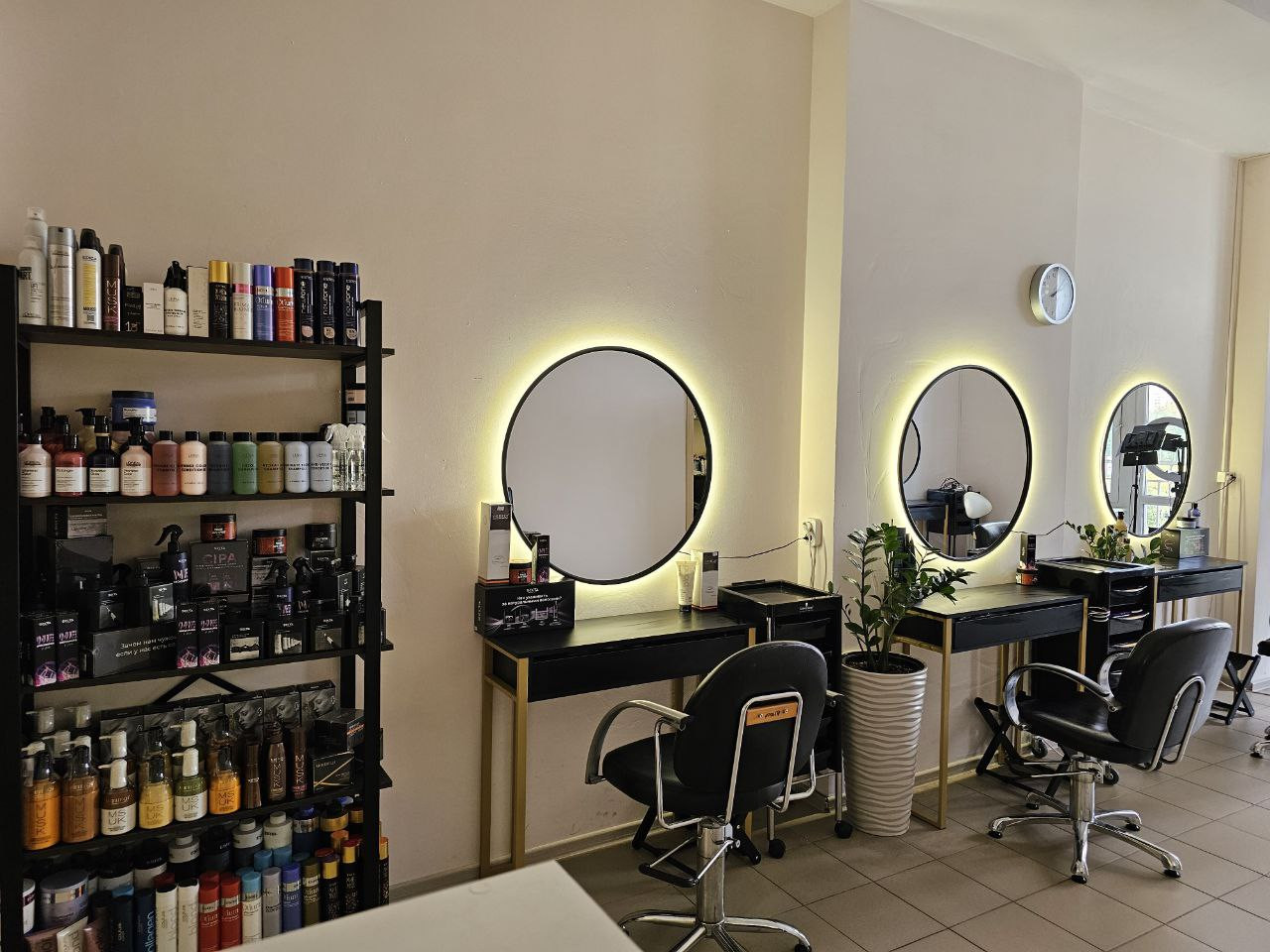 Салон в вечернем свете