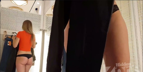 [Image: Voyeur49225121716.jpg]
