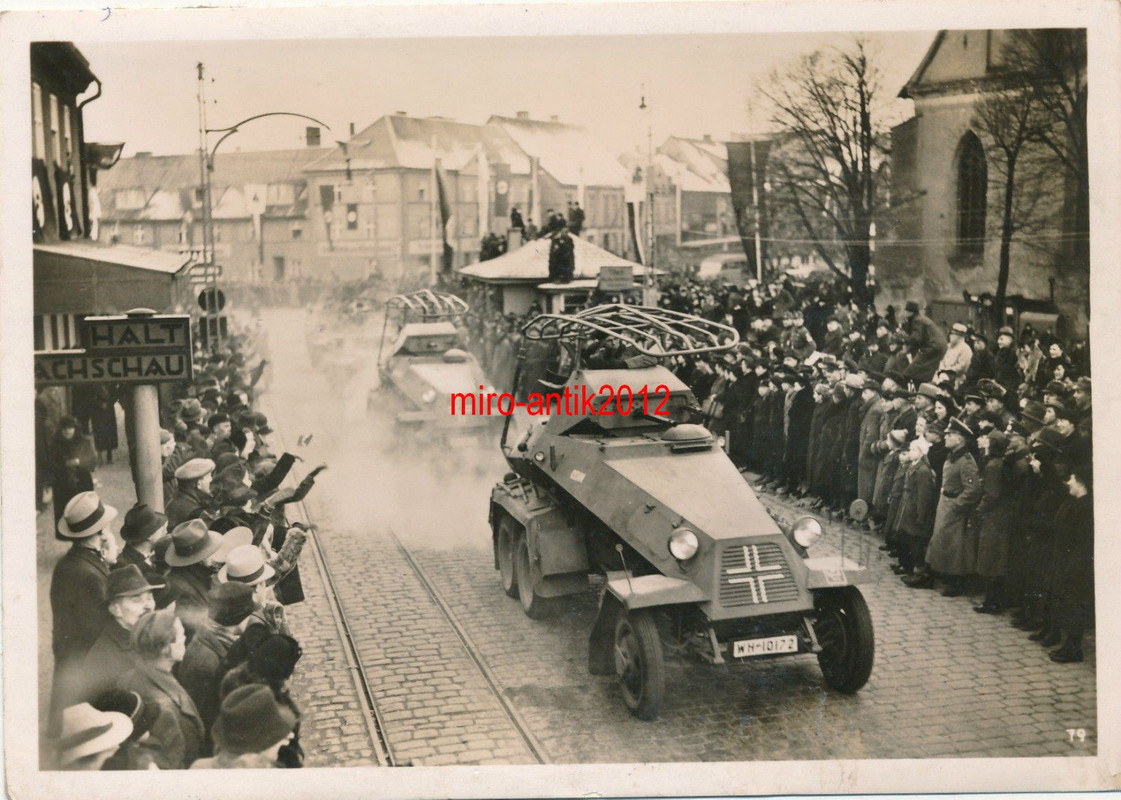 Foto, Ak, Wehrmacht, Panzerspähwagen bei einer P