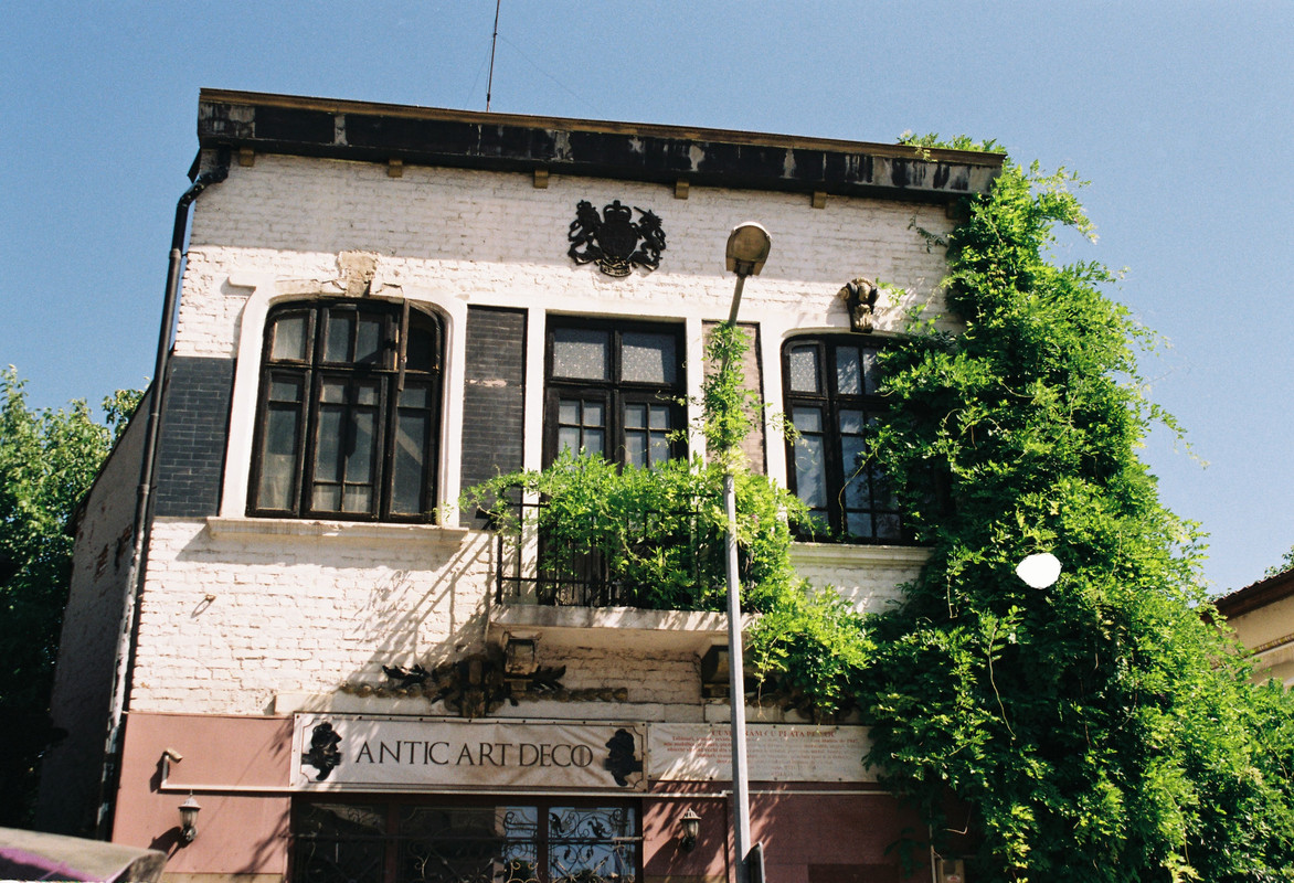 R1-09501-0008.jpg