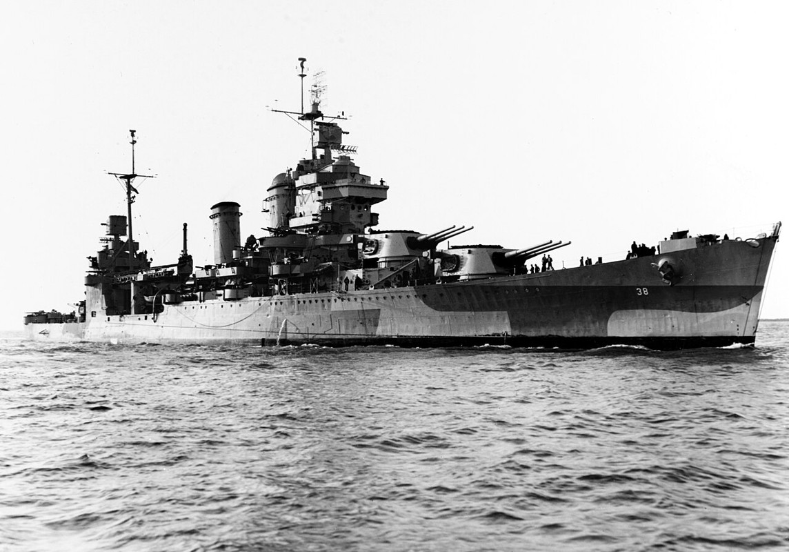 USS_San_Francisco_(CA-38)_off_the_Mare_Island_Naval_Shipyard_on_13_October_1944_(19-N-73588)