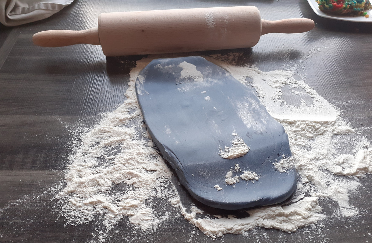 18 Fondant ausrollen