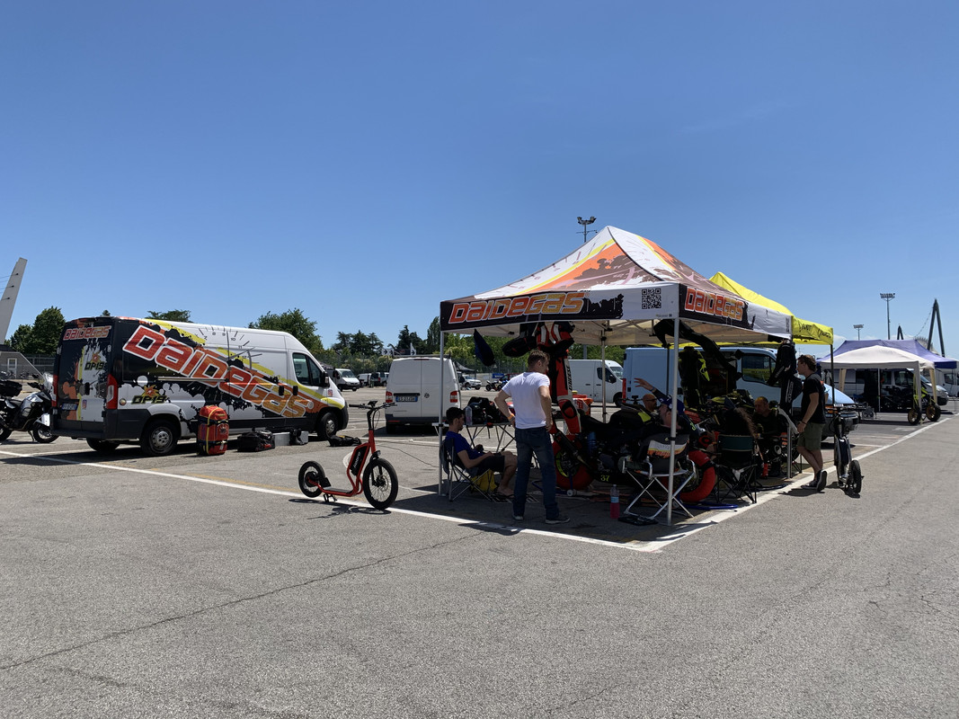 765C59D8-2A77-4326-9CDC-6A47099E5C95