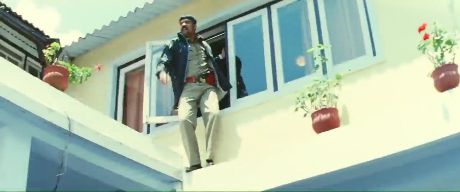 Kadhalil Vizhunthen 2008 WebRip [Tamil] 480p, 720p ESub Screenshot