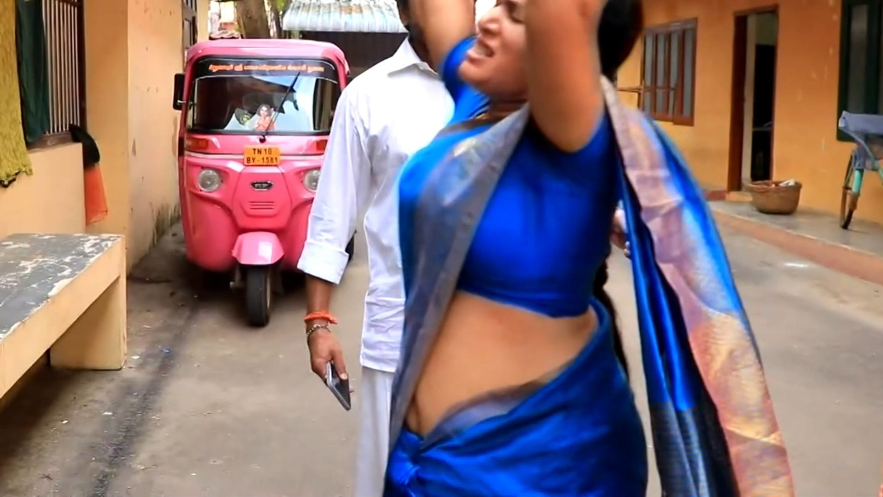 Tamil Sexy Actress wide open Deep Navel show in blue saree.mp4_snapshot_00.06.727