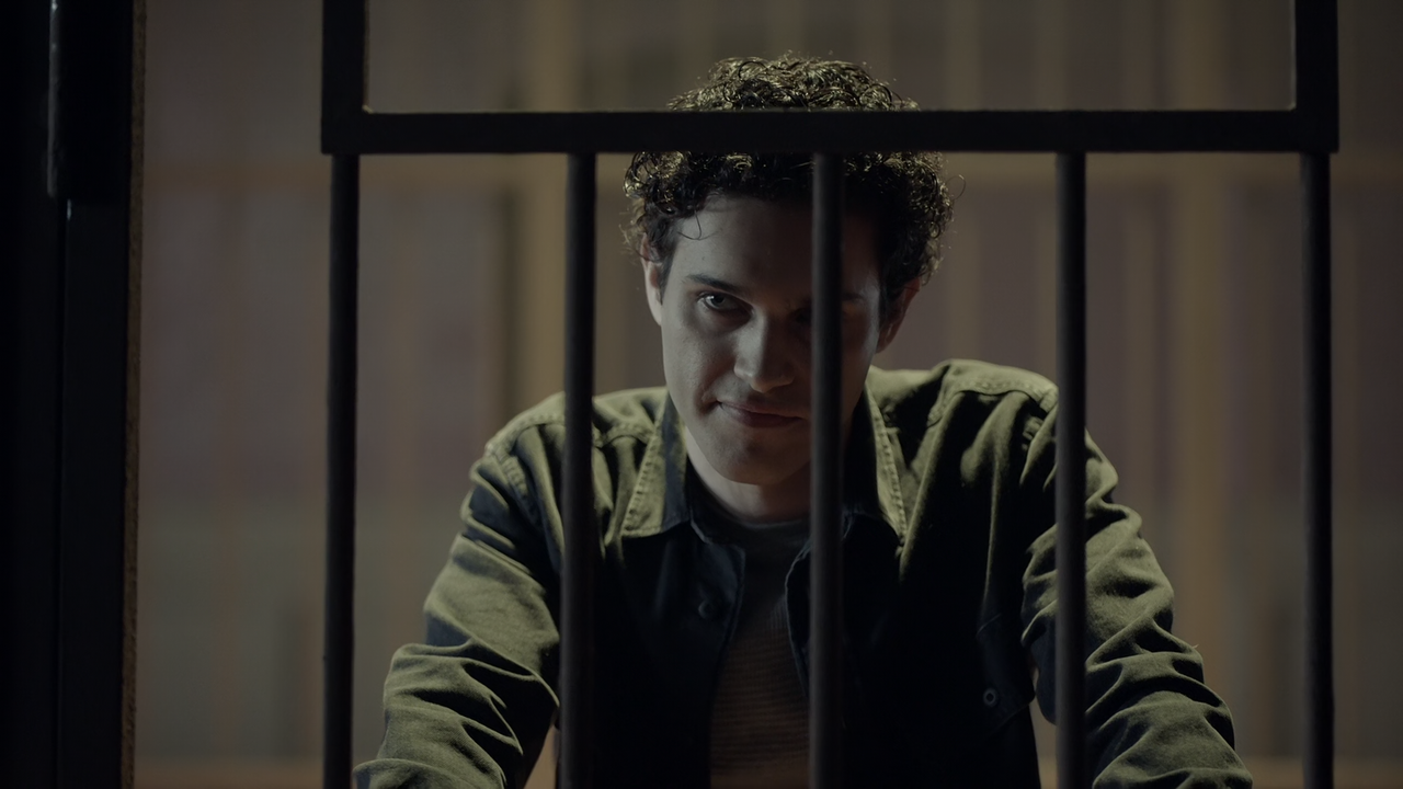 Legacies.S04E01.You.Have.To.Pick.One.This.Time.1080p.10bit.AMZN.WEB-DL.DDP5.1.HEVC-Vyndros.mkv_snaps