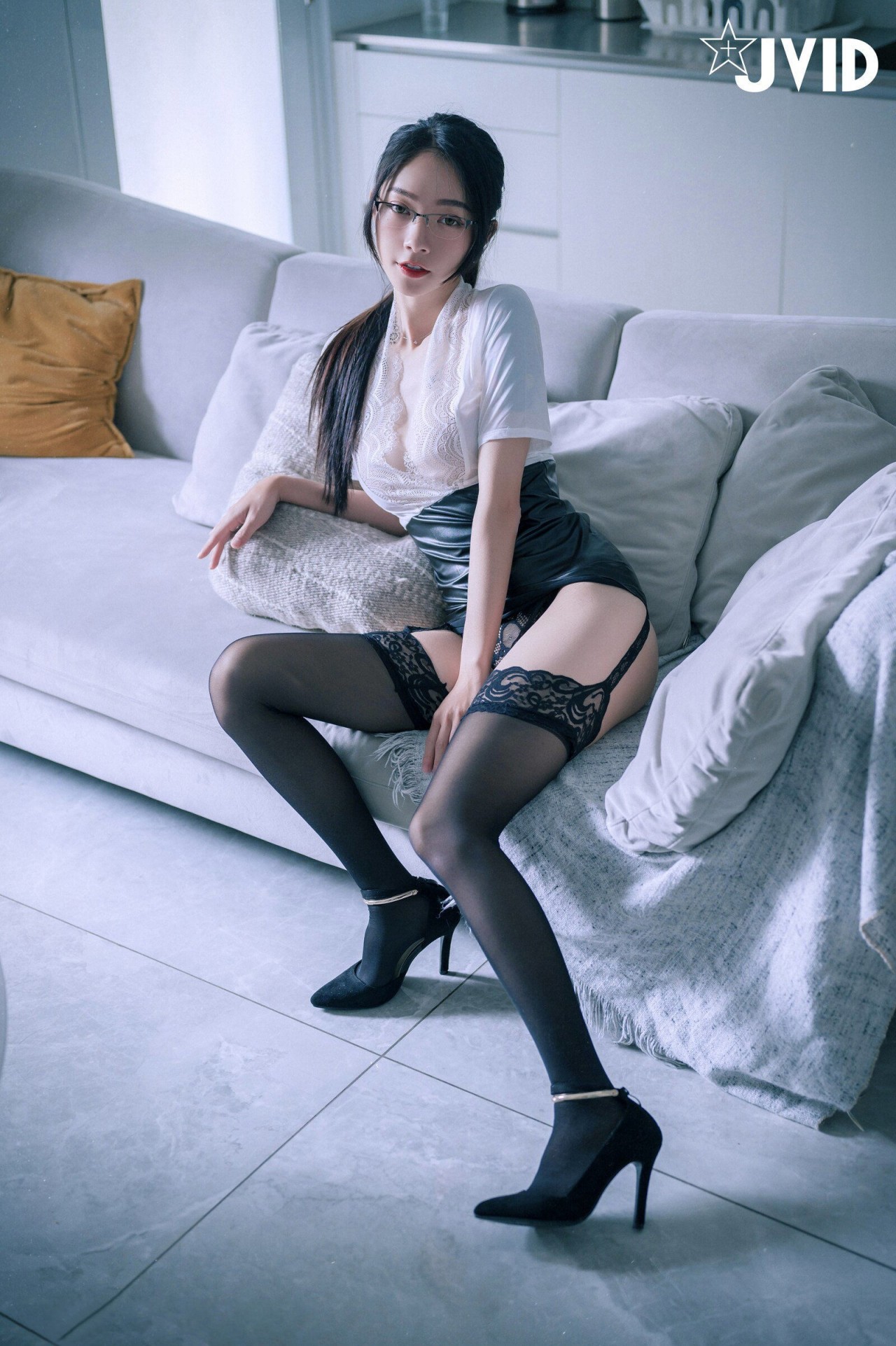 jvid 飘 飘《性感保险业务员》写真作品欣赏，较为性感的风格插图7