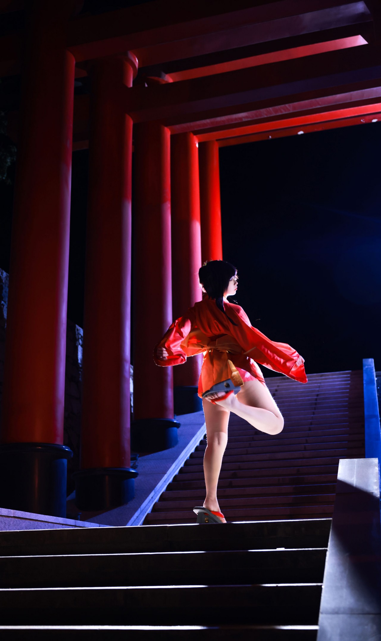 g44不会受伤《甲铁城的卡巴内瑞 无名》写真照，和服小姐姐的治愈系夜拍插图2